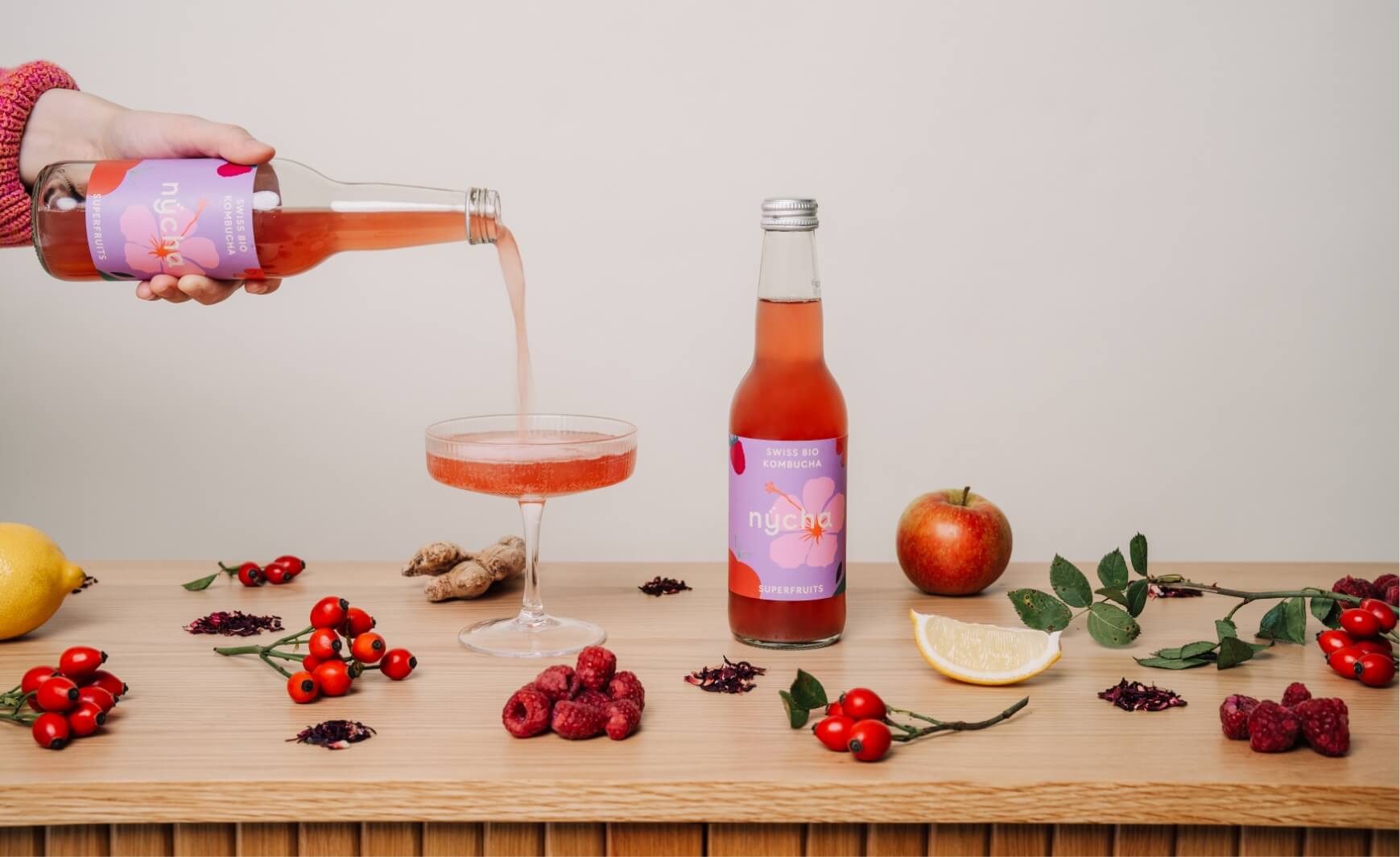 E-Commerce und Lifestyle Produktfotografie für nycha Kombucha – Bild 6 | Produktshooting von Pajurama